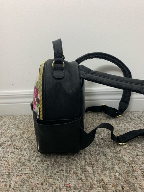 Betsey Johnson \Mini Backpack - Picture 6 of 7